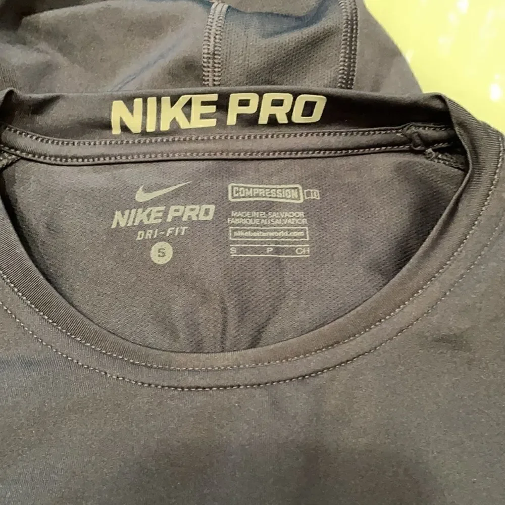 Nike pro dry fit small navy